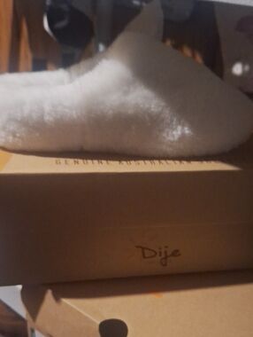 Women's Plush Shearling Slippers - White